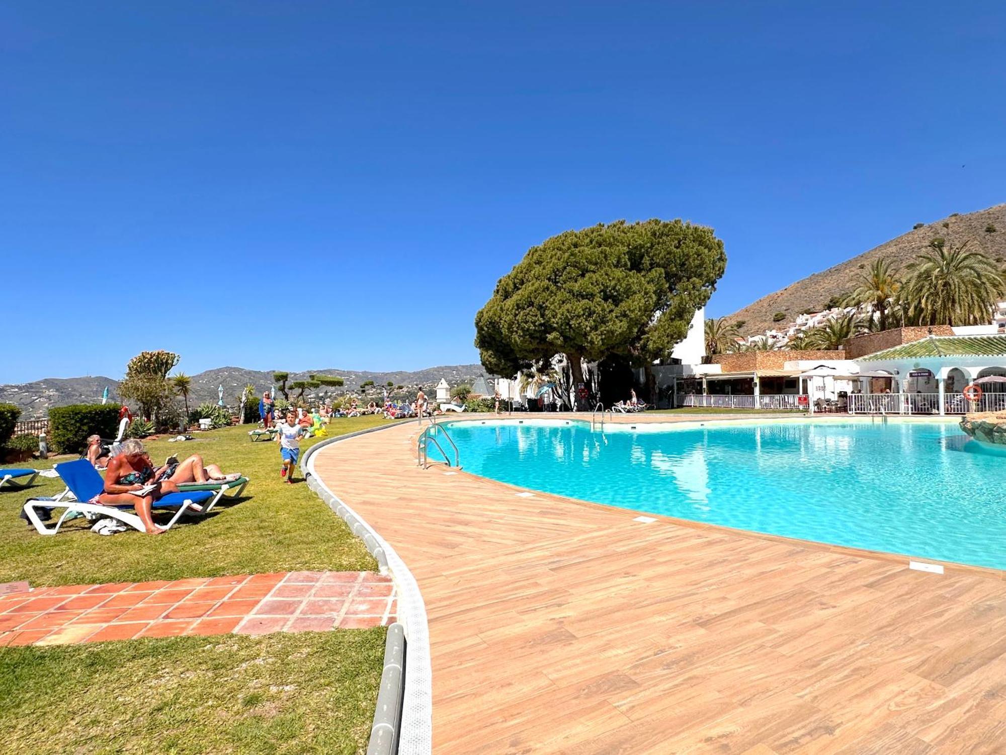 Hibiscus 7 San Juan De Capistrano Apartment Nerja Bagian luar foto