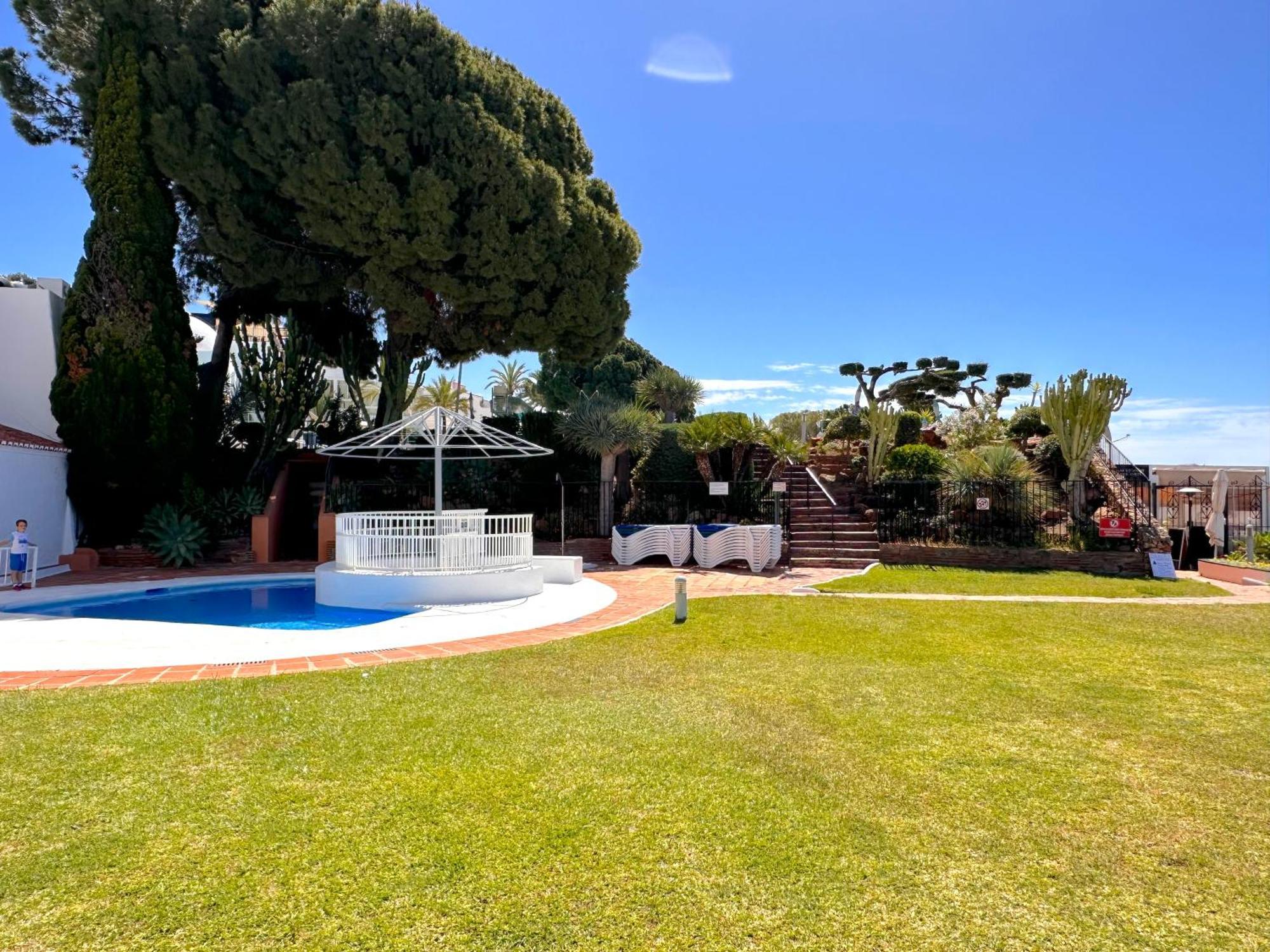Hibiscus 7 San Juan De Capistrano Apartment Nerja Bagian luar foto